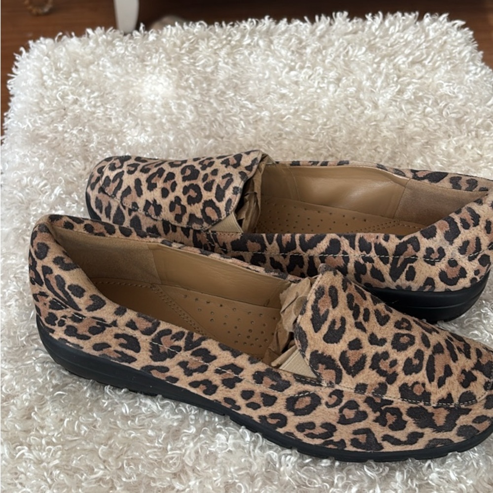 Easy Spirit Leopard Print Loafers 7.5